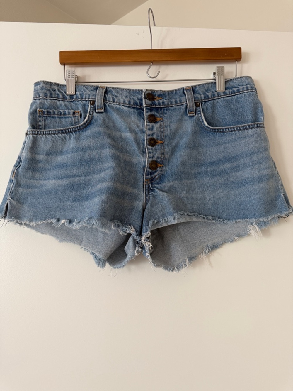 Veronica Beard Light Blue Button-Front Denim Cutoff Shorts Size 30 100% Cotton